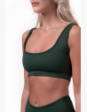 Top Miami sporty is the right choice. This crop top must not be missing from your summer wardrobe.