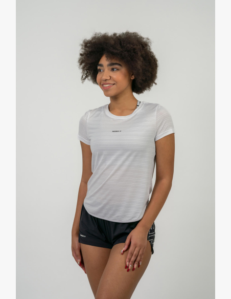 NEBBIA • FIT Activewear tričko “Airy” s reflexným logom • NEBBIAshop.sk