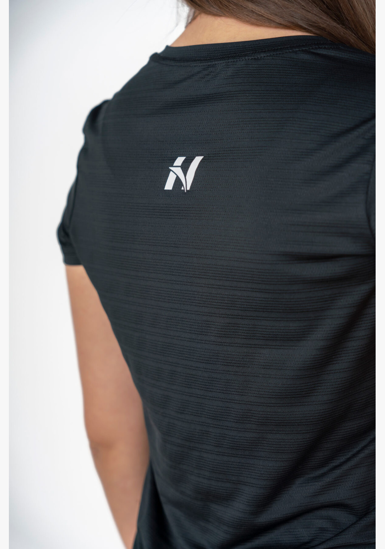 NEBBIA • FIT Activewear tričko “Airy” s reflexným logom • NEBBIAshop.sk NEBBIA • FIT Activewear tričko “Airy” s reflexným logom • NEBBIAshop.sk