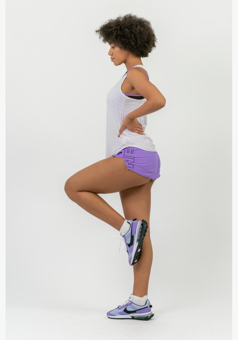 NEBBIA • FIT Activewear top “Airy” con logo riflettente • NEBBIAshop.cz NEBBIA • FIT Activewear top “Airy” con logo riflettente • NEBBIAshop.cz