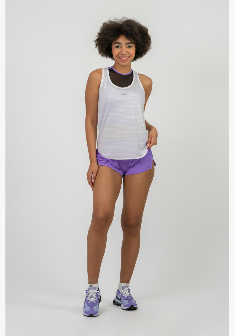 NEBBIA • FIT Activewear top “Airy” con logo riflettente • NEBBIAshop.cz NEBBIA • FIT Activewear top “Airy” con logo riflettente • NEBBIAshop.cz