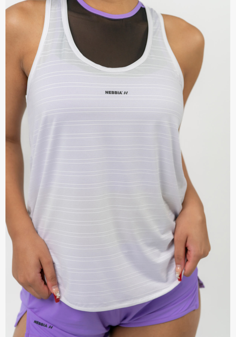 NEBBIA • FIT Activewear top “Airy” con logo riflettente • NEBBIAshop.cz NEBBIA • FIT Activewear top “Airy” con logo riflettente • NEBBIAshop.cz