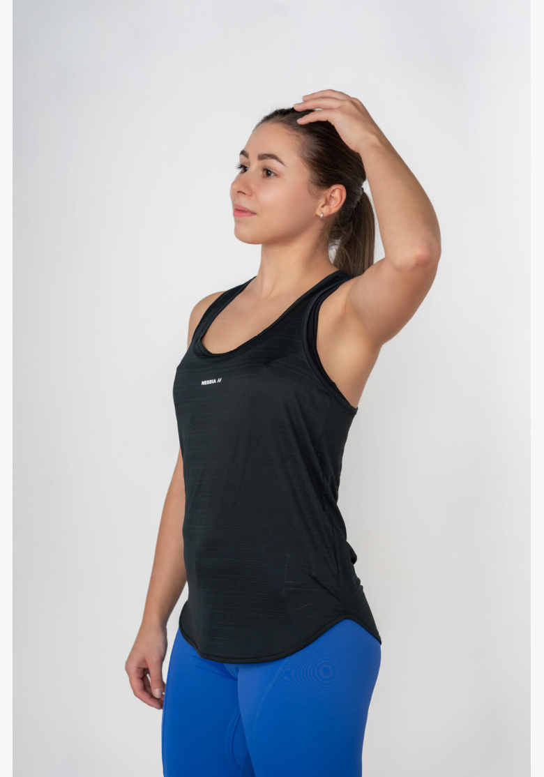 NEBBIA • FIT Activewear tielko “Airy” s reflexným logom • NEBBIAshop.sk NEBBIA • FIT Activewear tielko “Airy” s reflexným logom • NEBBIAshop.sk