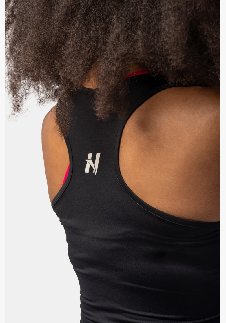 NEBBIA • Športové slim-fit crop tielko • NEBBIAshop.sk NEBBIA • Športové slim-fit crop tielko • NEBBIAshop.sk