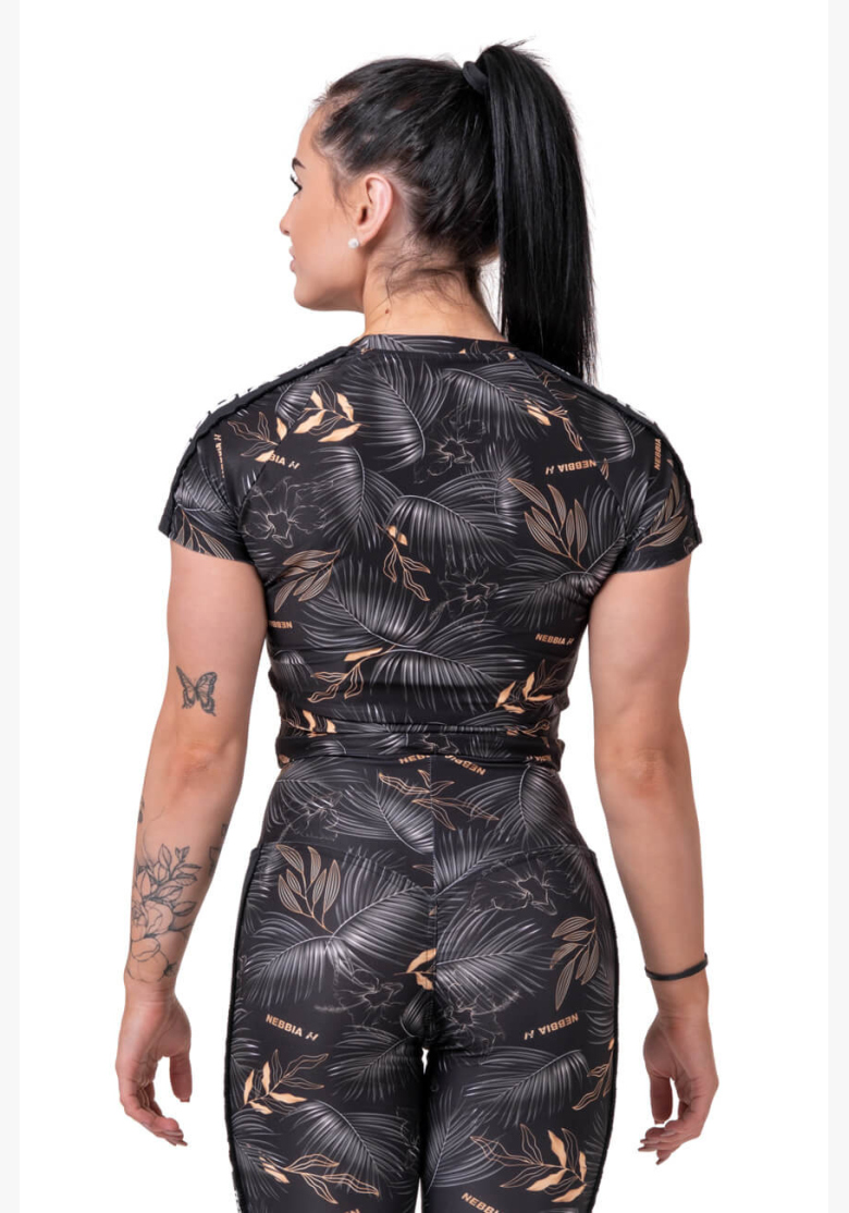 NEBBIA • Crop Top Active Čierna • NEBBIAshop.sk NEBBIA • Crop Top Active Čierna • NEBBIAshop.sk