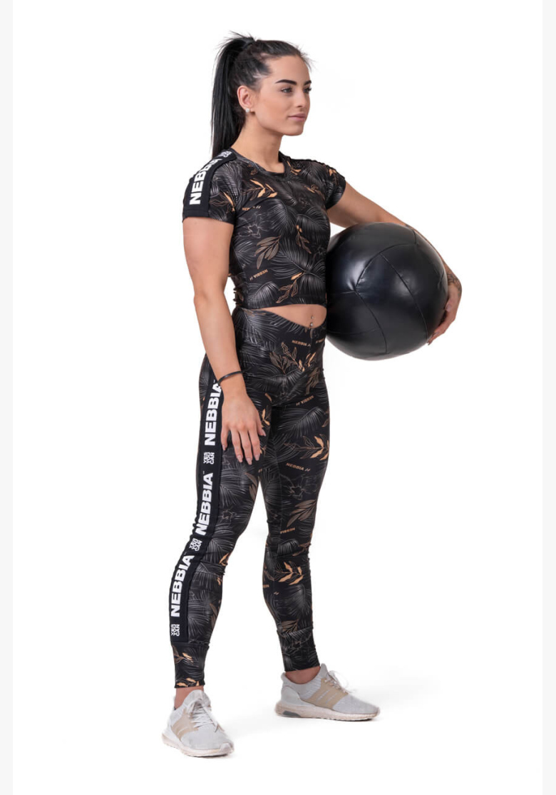 NEBBIA • Crop Top Active Čierna • NEBBIAshop.sk NEBBIA • Crop Top Active Čierna • NEBBIAshop.sk
