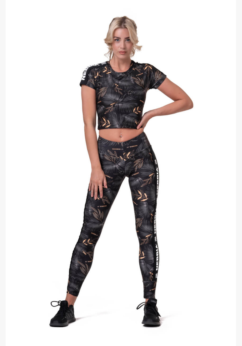 NEBBIA • Crop Top Active Čierna • NEBBIAshop.sk NEBBIA • Crop Top Active Čierna • NEBBIAshop.sk