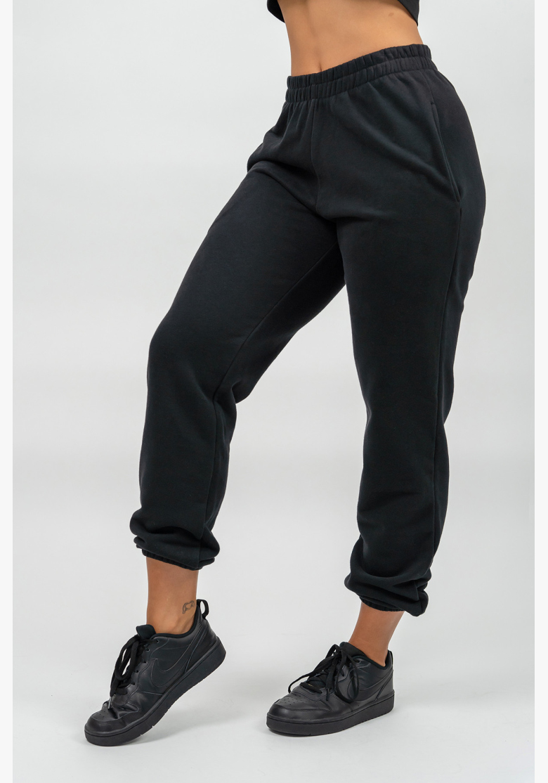 NEBBIA • Pantaloni sportivi larghi GYM TIME neri • Nebshop.cz NEBBIA • Pantaloni sportivi larghi GYM TIME neri • Nebshop.cz