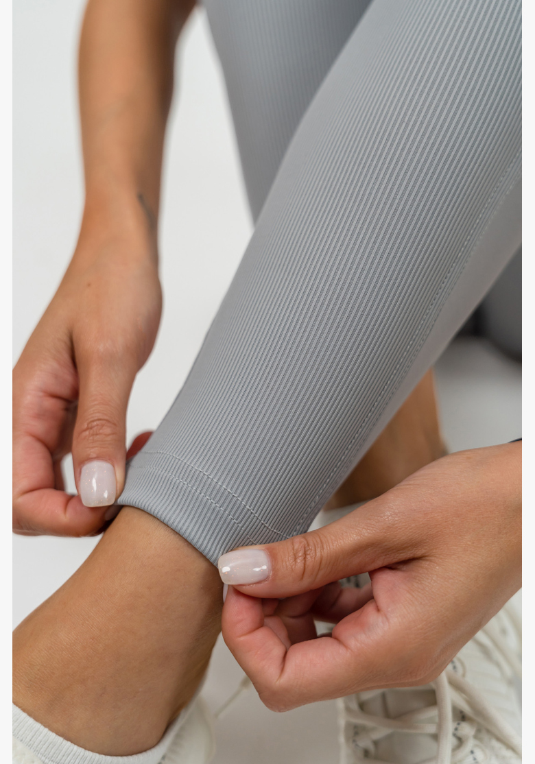 NEBBIA • Leggings modellanti con vita alta GLUTE PUMP grigio • Nebshop.cz NEBBIA • Leggings modellanti con vita alta GLUTE PUMP grigio • Nebshop.cz