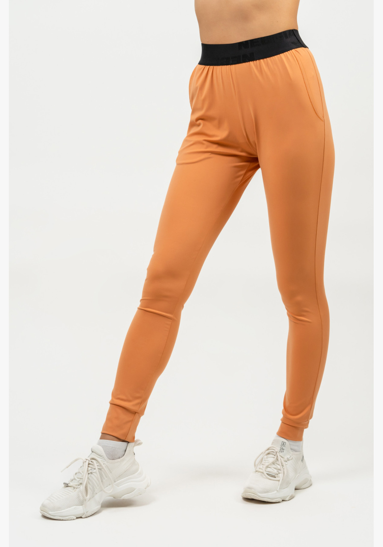NEBBIA • Leggings slim fit con tasche GYM SPIRIT arancione • Nebshop.it NEBBIA • Leggings slim fit con tasche GYM SPIRIT arancione • Nebshop.it