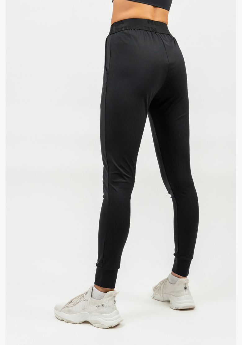NEBBIA • Leggings slim fit con tasche GYM SPIRIT nera • Nebshop.it NEBBIA • Leggings slim fit con tasche GYM SPIRIT nera • Nebshop.it