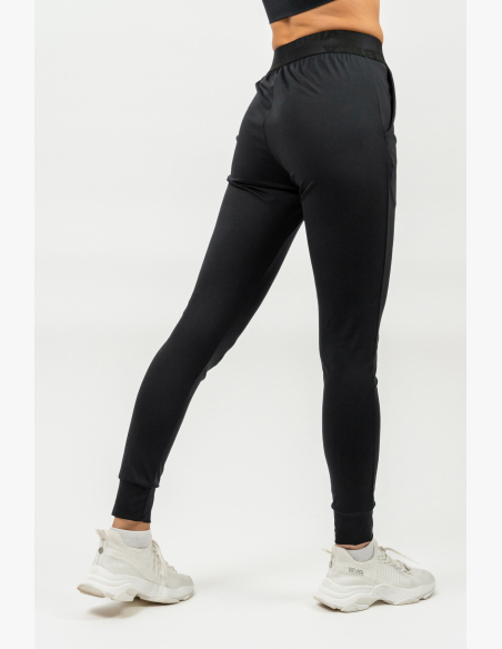 NEBBIA • Slim fit legíny s kapsami GYM SPIRIT čierna • Nebshop.sk