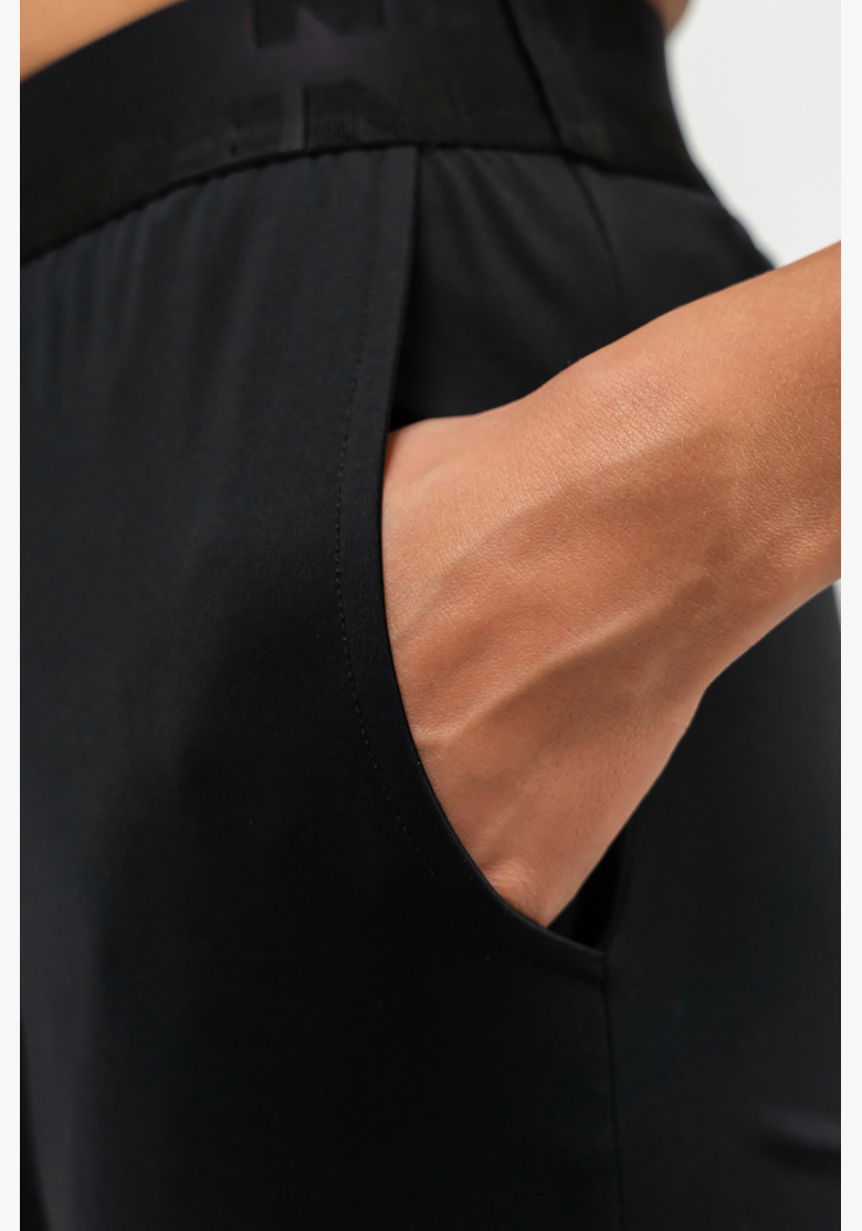 NEBBIA • Leggings slim fit con tasche GYM SPIRIT nera • Nebshop.it NEBBIA • Leggings slim fit con tasche GYM SPIRIT nera • Nebshop.it