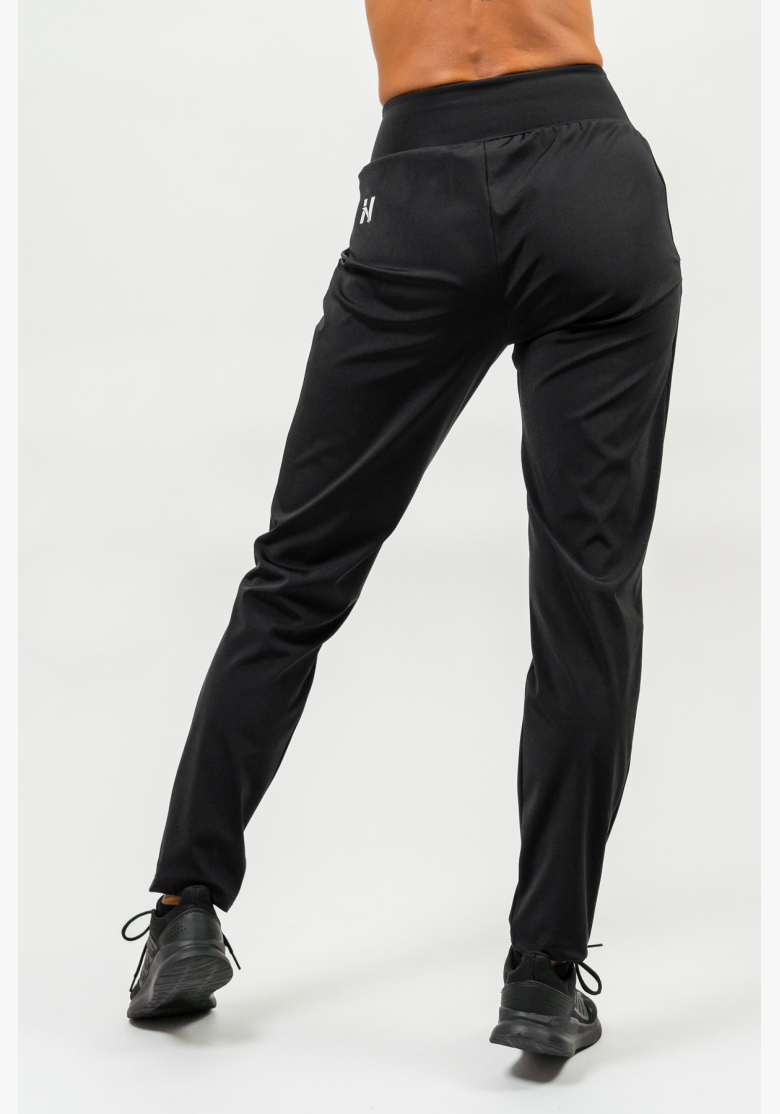 NEBBIA • Slim fit legíny s kapsami SLEEK čierna • Nebshop.sk NEBBIA • Slim fit legíny s kapsami SLEEK čierna • Nebshop.sk