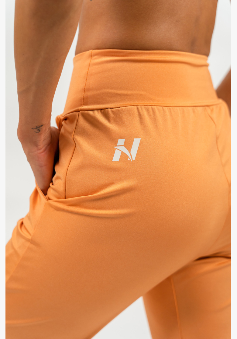 NEBBIA • Slim fit legíny s kapsami SLEEK oranžová • Nebshop.sk NEBBIA • Slim fit legíny s kapsami SLEEK oranžová • Nebshop.sk