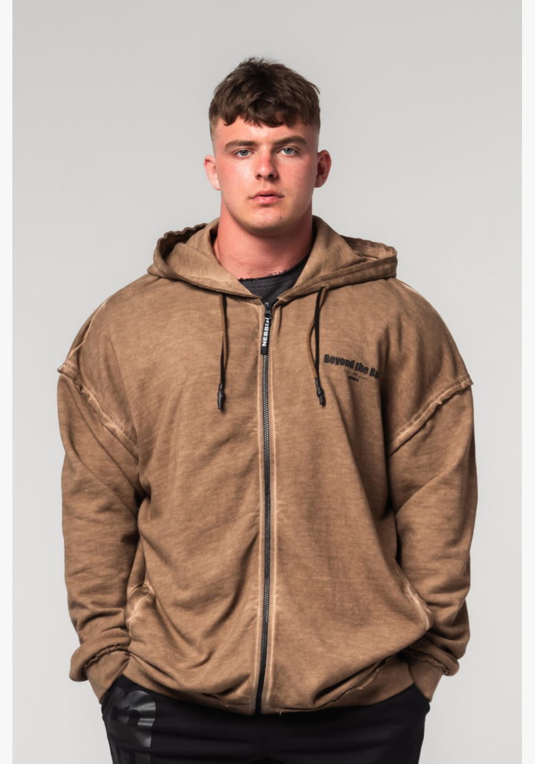 NEBBIA • NEBBIA Washed-off mikina na zip GYM BRO hnědá • Nebshop.cz NEBBIA • NEBBIA Washed-off mikina na zip GYM BRO hnědá • Nebshop.cz