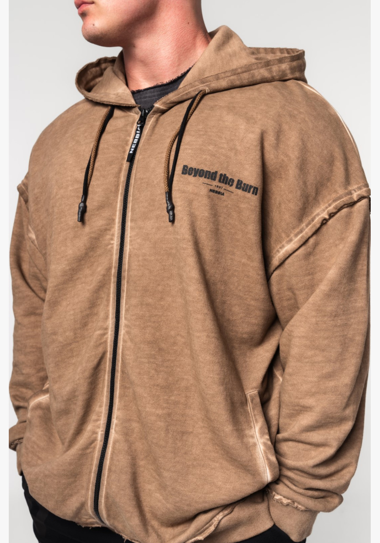 NEBBIA • NEBBIA Washed-off mikina na zip GYM BRO hnědá • Nebshop.cz NEBBIA • NEBBIA Washed-off mikina na zip GYM BRO hnědá • Nebshop.cz