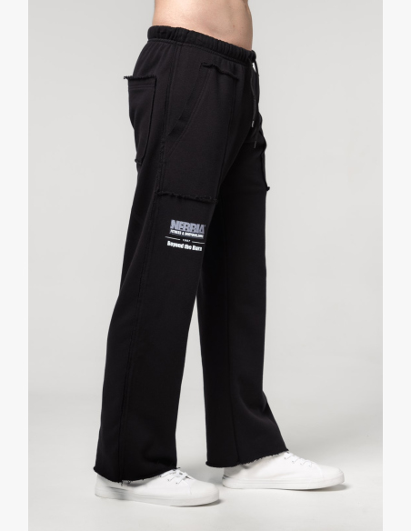 NEBBIA • NEBBIA Pantaloni con tasche NO SHORTCUTS neri • Nebshop.cz
