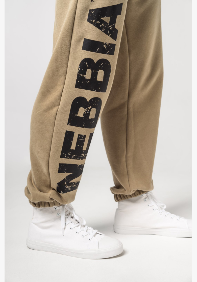 NEBBIA • NEBBIA Voľné baggy tepláky s vreckami GYM BRO zelené • Nebshop.sk NEBBIA • NEBBIA Voľné baggy tepláky s vreckami GYM BRO zelené • Nebshop.sk
