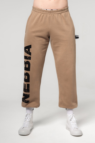 NEBBIA • NEBBIA Voľné baggy tepláky s vreckami GYM BRO hnedé • Nebshop.sk