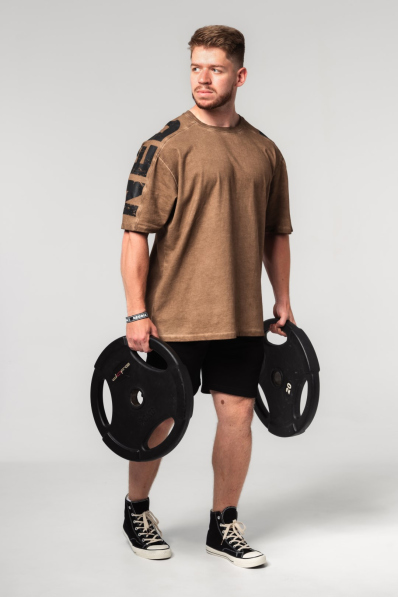 NEBBIA • NEBBIA Omyté oversized tričko LIFTING CLUB hnedé • Nebshop.sk 2