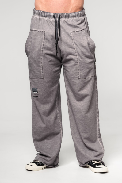 NEBBIA • NEBBIA Washed-off tepláky s kapsami NO SHORTCUTS šedé • Nebshop.cz