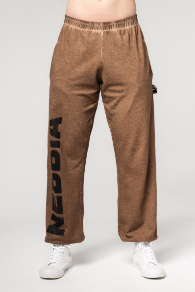 NEBBIA • NEBBIA Washed-off volné baggy tepláky s kapsami GYM BRO hnědé • Nebshop.cz