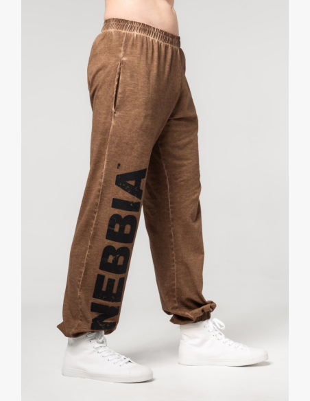 NEBBIA • NEBBIA Washed-off voľné baggy tepláky s vreckami GYM BRO hnedé • Nebshop.sk
