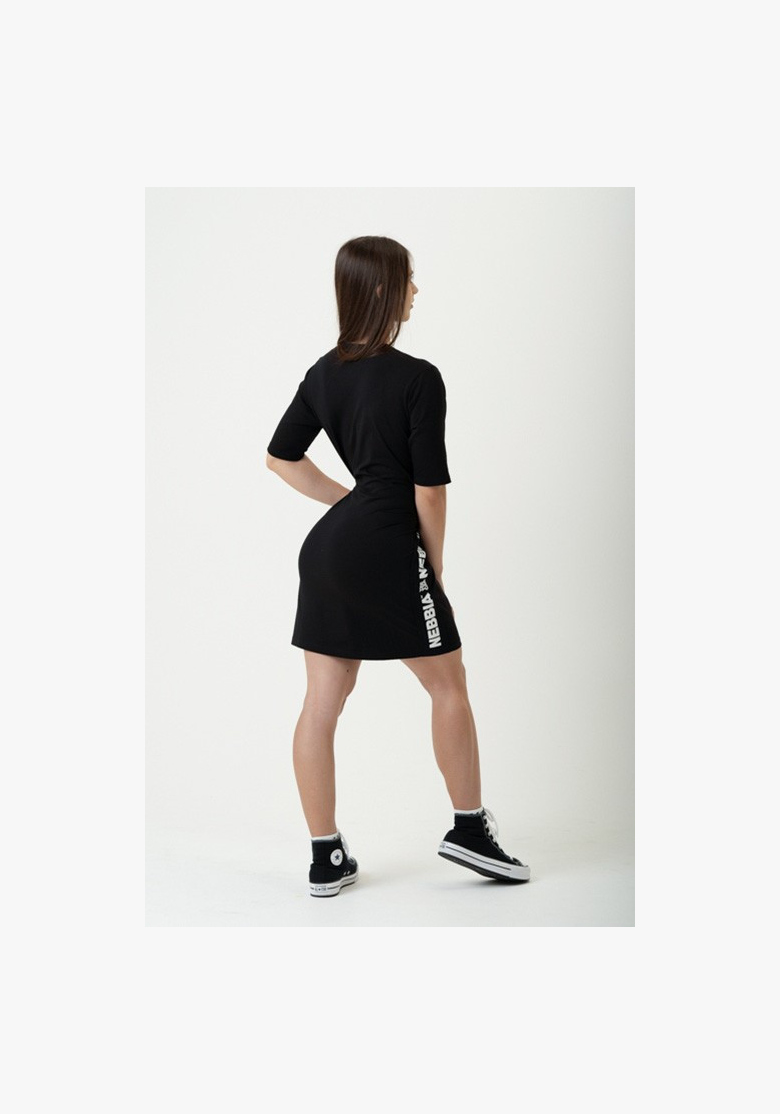 NEBBIA • NEBBIA Tričkové oversized šaty NEBBIA CLUB čierne • Nebshop.sk NEBBIA • NEBBIA Tričkové oversized šaty NEBBIA CLUB čierne • Nebshop.sk