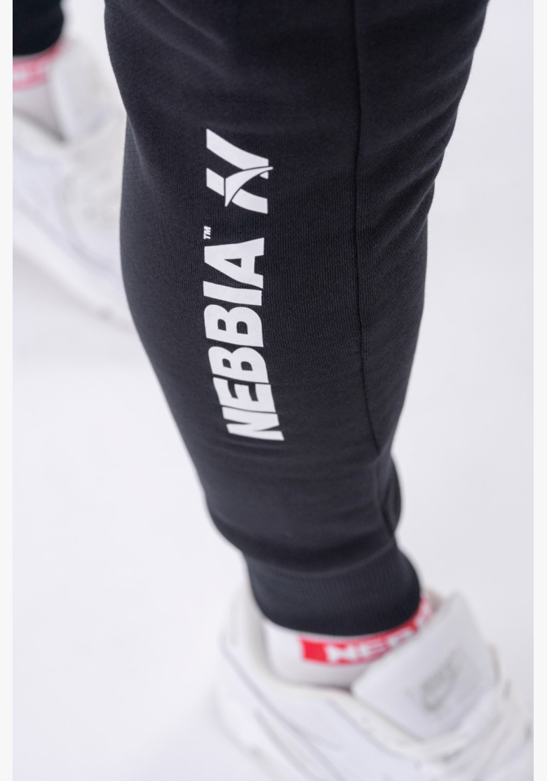 NEBBIA • NEBBIA Slim pantaloni con tasche con zip "Re-gain" neri • Nebshop.it NEBBIA • NEBBIA Slim pantaloni con tasche con zip "Re-gain" neri • Nebshop.it