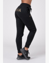 Gold Classic sono pantaloni classici per donne. Sono stati progettati non solo per l'attività sportiva, ma anche per occasioni generali come ad esempio passeggiate.