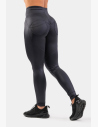 Ti offriamo i perfetti leggings neri lucidi del marchio NEBBIA, adatti per l'uso quotidiano.