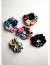 Questi elastici colorati e giocosi per capelli sono un accessorio perfetto per ogni giorno.