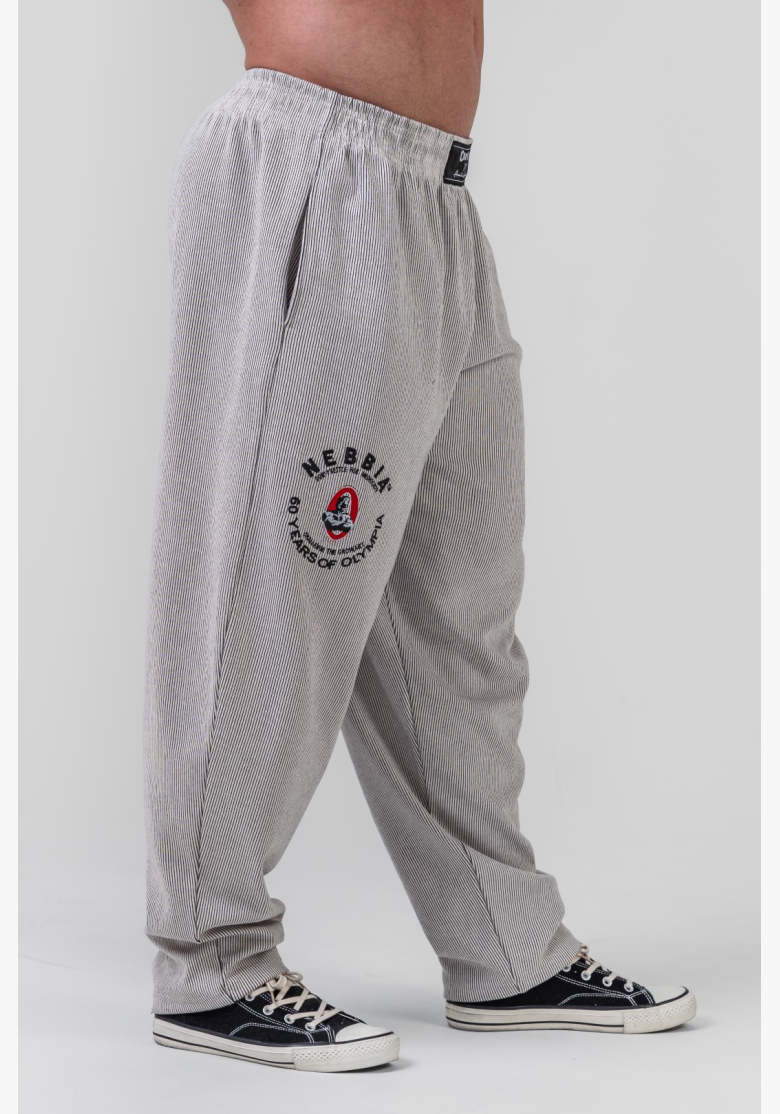 NEBBIA • NEBBIA Oversized tepláky SIGNATURE čierne • Nebshop.sk NEBBIA • NEBBIA Oversized tepláky SIGNATURE čierne • Nebshop.sk