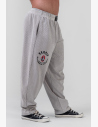 Questi pantaloni ti offrono un autentico vibe old-school con il comfort moderno.