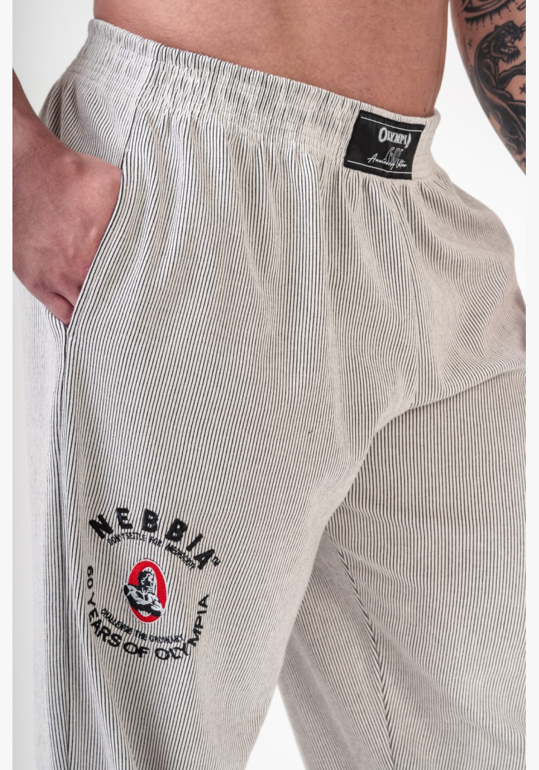 NEBBIA • NEBBIA Oversized tepláky SIGNATURE čierne • Nebshop.sk NEBBIA • NEBBIA Oversized tepláky SIGNATURE čierne • Nebshop.sk