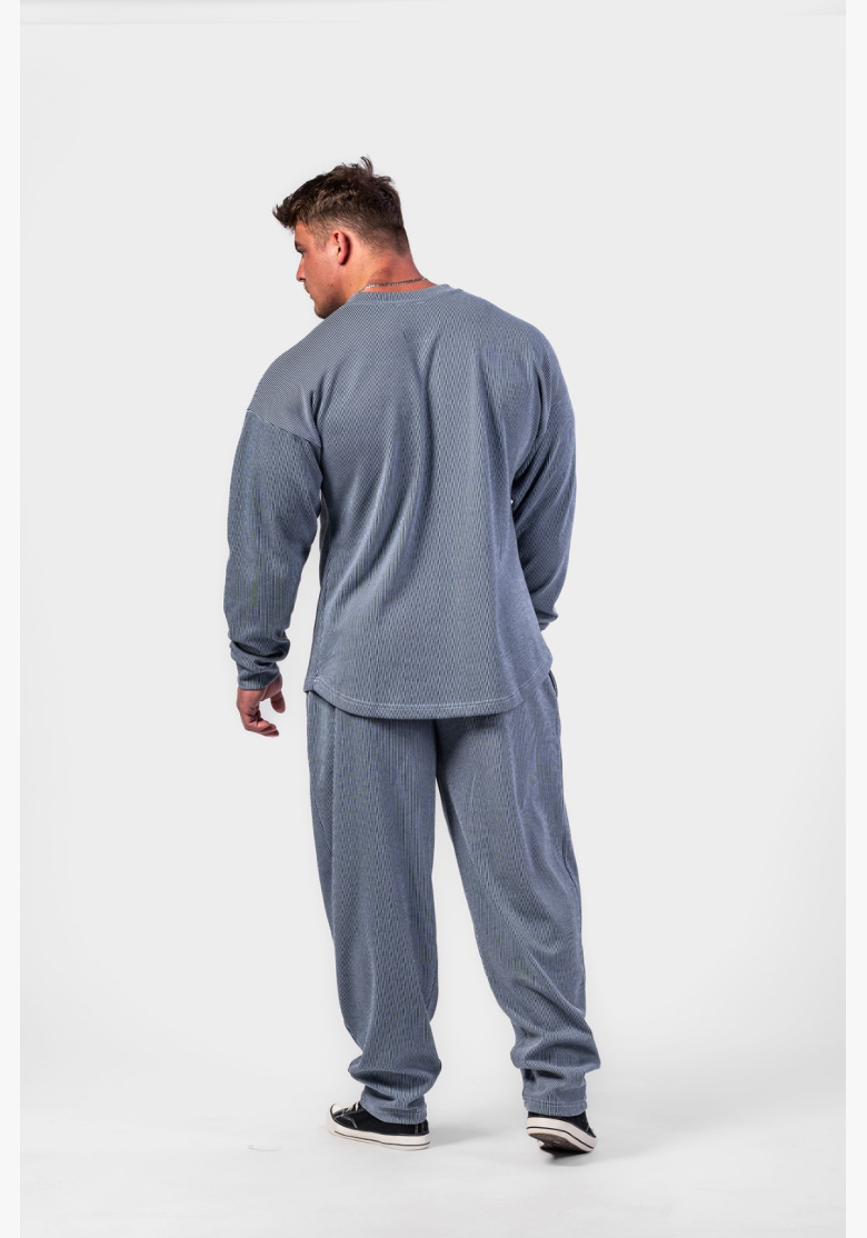 NEBBIA • NEBBIA Oversized mikina bez kapuce SIGNATURE modrá • Nebshop.sk NEBBIA • NEBBIA Oversized mikina bez kapuce SIGNATURE modrá • Nebshop.sk