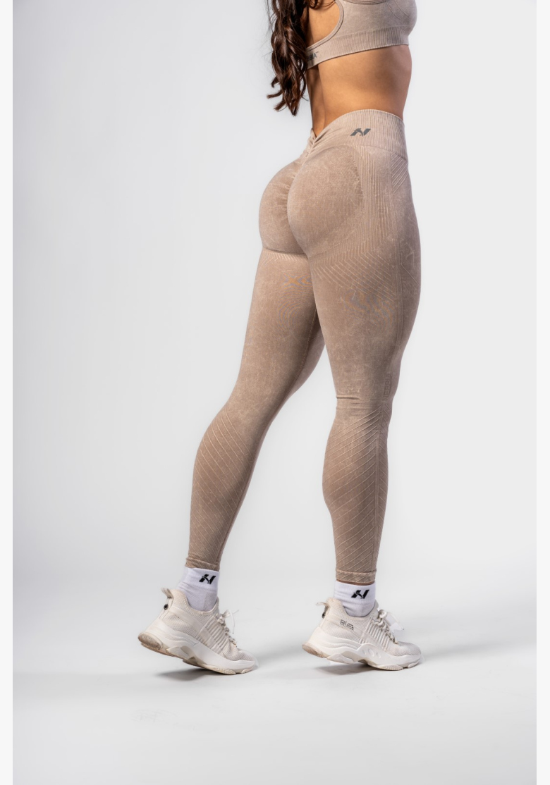 NEBBIA • NEBBIA Bezšvové push-up legíny s vysokým pásom TOTALLY SEAMLESS krémové • Nebshop.sk NEBBIA • NEBBIA Bezšvové push-up legíny s vysokým pásom TOTALLY SEAMLESS krémové • Nebshop.sk