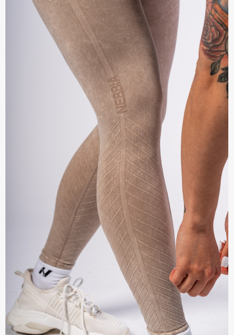 NEBBIA • NEBBIA Bezšvové push-up legíny s vysokým pásom TOTALLY SEAMLESS krémové • Nebshop.sk NEBBIA • NEBBIA Bezšvové push-up legíny s vysokým pásom TOTALLY SEAMLESS krémové • Nebshop.sk