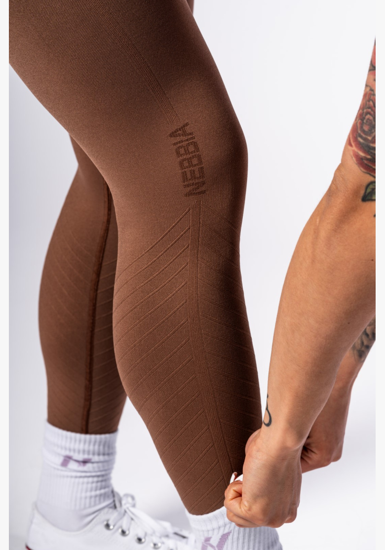 NEBBIA • NEBBIA Bezešvé push-up legíny s vysokým pasem TOTALLY SEAMLESS hnědé • Nebshop.cz NEBBIA • NEBBIA Bezešvé push-up legíny s vysokým pasem TOTALLY SEAMLESS hnědé • Nebshop.cz