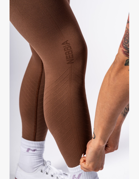 NEBBIA • NEBBIA Bezšvové push-up legíny s vysokým pásom TOTALLY SEAMLESS hnedé • Nebshop.sk