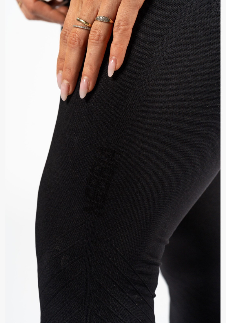 NEBBIA • NEBBIA Seamless push-up leggings with high waist TOTALLY SEAMLESS black • Nebshop.cz NEBBIA • NEBBIA Seamless push-up leggings with high waist TOTALLY SEAMLESS black • Nebshop.cz