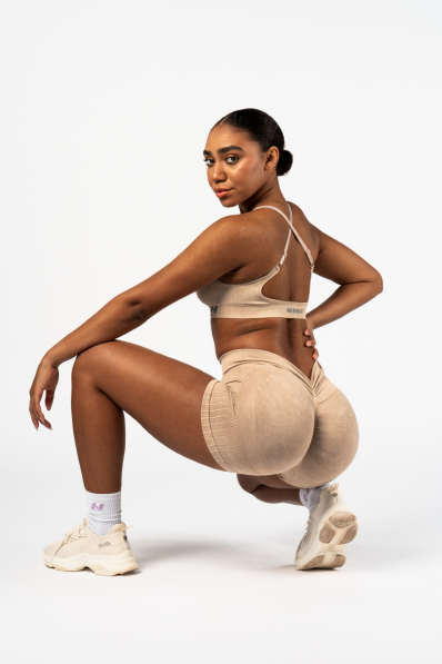NEBBIA • NEBBIA Bezšvové push-up šortky s vysokým pásom TOTALLY SEAMLESS krémové • Nebshop.sk 2