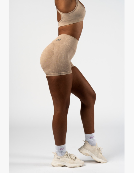 NEBBIA • NEBBIA Bezšvové push-up šortky s vysokým pásom TOTALLY SEAMLESS krémové • Nebshop.sk