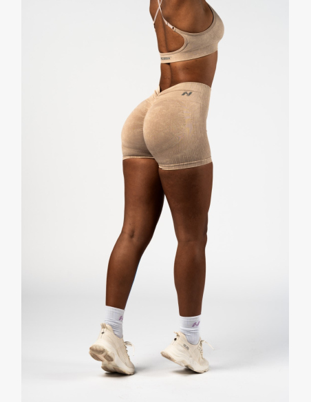 NEBBIA • NEBBIA Bezšvové push-up šortky s vysokým pásom TOTALLY SEAMLESS krémové • Nebshop.sk