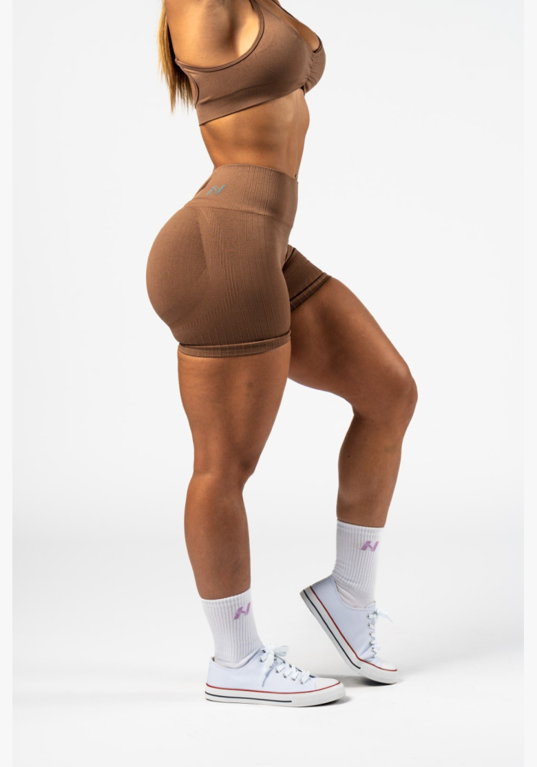 NEBBIA • NEBBIA Bezšvové push-up šortky s vysokým pásom TOTALLY SEAMLESS hnedé • Nebshop.sk NEBBIA • NEBBIA Bezšvové push-up šortky s vysokým pásom TOTALLY SEAMLESS hnedé • Nebshop.sk