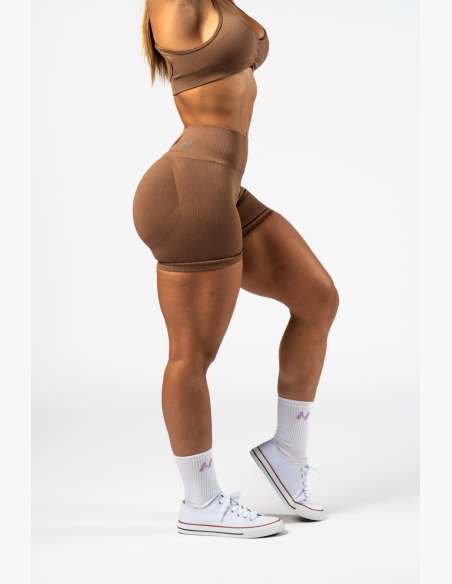 NEBBIA • NEBBIA Bezšvové push-up šortky s vysokým pásom TOTALLY SEAMLESS hnedé • Nebshop.sk