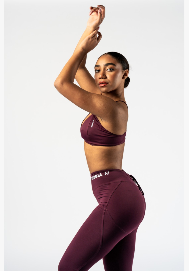 NEBBIA • NEBBIA Medium Support Sports Bra TWIST-KNOT burgundy • Nebshop.cz NEBBIA • NEBBIA Medium Support Sports Bra TWIST-KNOT burgundy • Nebshop.cz