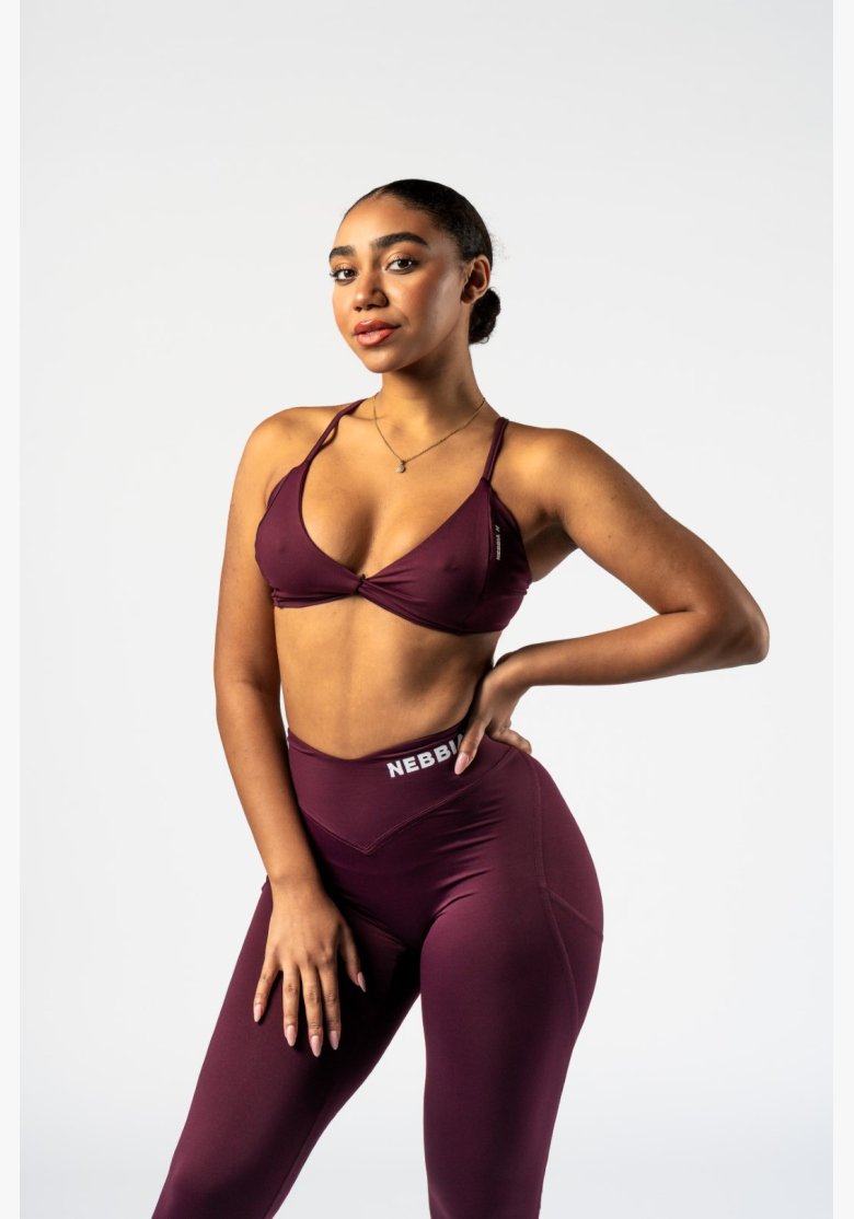 NEBBIA • NEBBIA Medium Support Sports Bra TWIST-KNOT burgundy • Nebshop.cz NEBBIA • NEBBIA Medium Support Sports Bra TWIST-KNOT burgundy • Nebshop.cz
