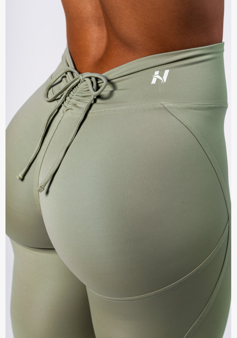 NEBBIA • NEBBIA Leggings modellanti con lacci STRONG BEAUTY verde chiaro • Nebshop.cz NEBBIA • NEBBIA Leggings modellanti con lacci STRONG BEAUTY verde chiaro • Nebshop.cz